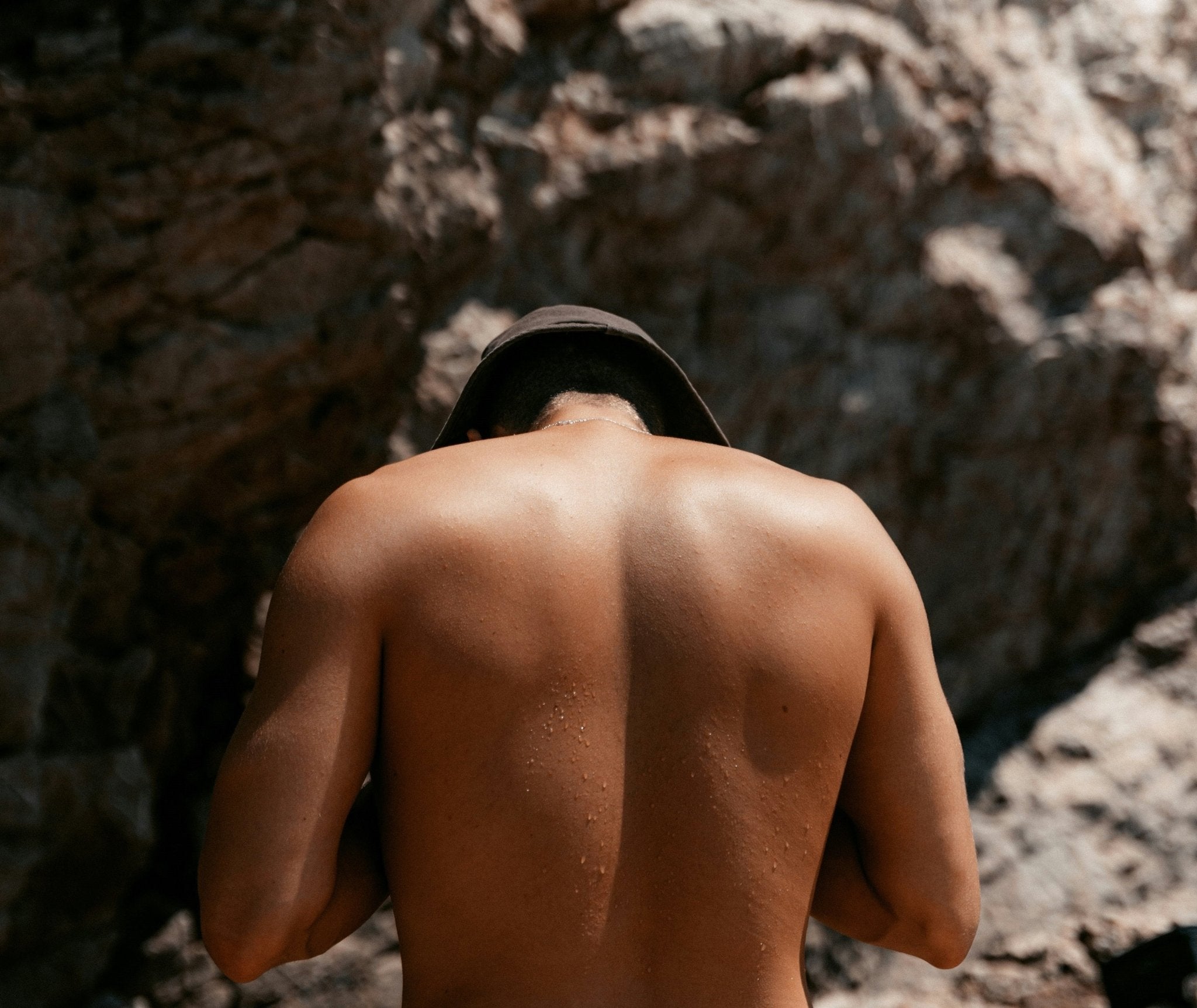 Sun-Kissed or Sun-Scathed? Why Self-Tanning Serums Reign Supreme